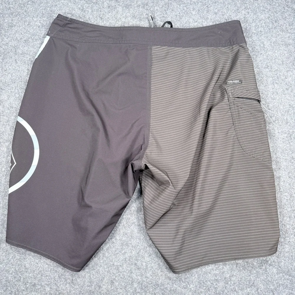 Volcom Mod-Tech Mens Board Shorts Grey Mint Green Striped Size 36 Repreve